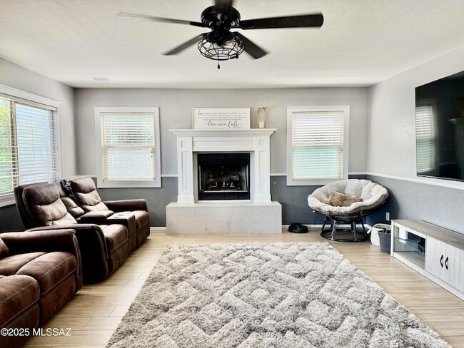 Building Photo - 12768 N Lantern Way