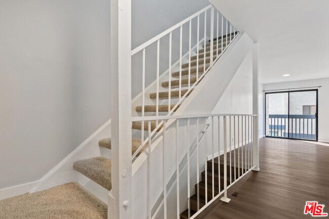 Building Photo - 29239 Heathercliff Rd