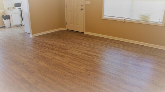 Building Photo - A Great Starter Home for rent Just For YOU!