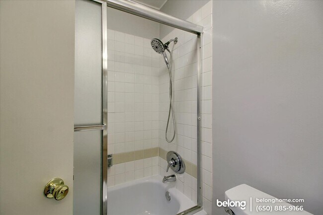 Building Photo - 151 Buckingham Dr