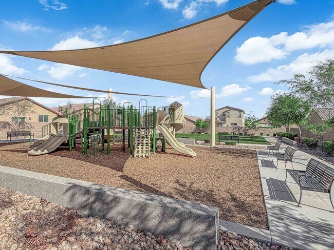 Building Photo - 3 bedroom home in gated community! Move in today!