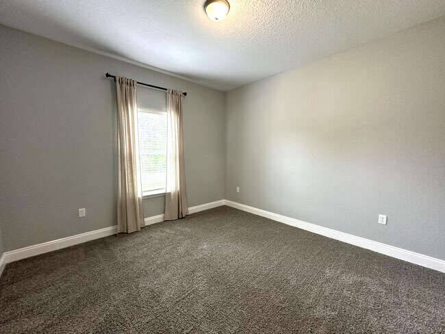 Building Photo - 113 Tranquility Dr