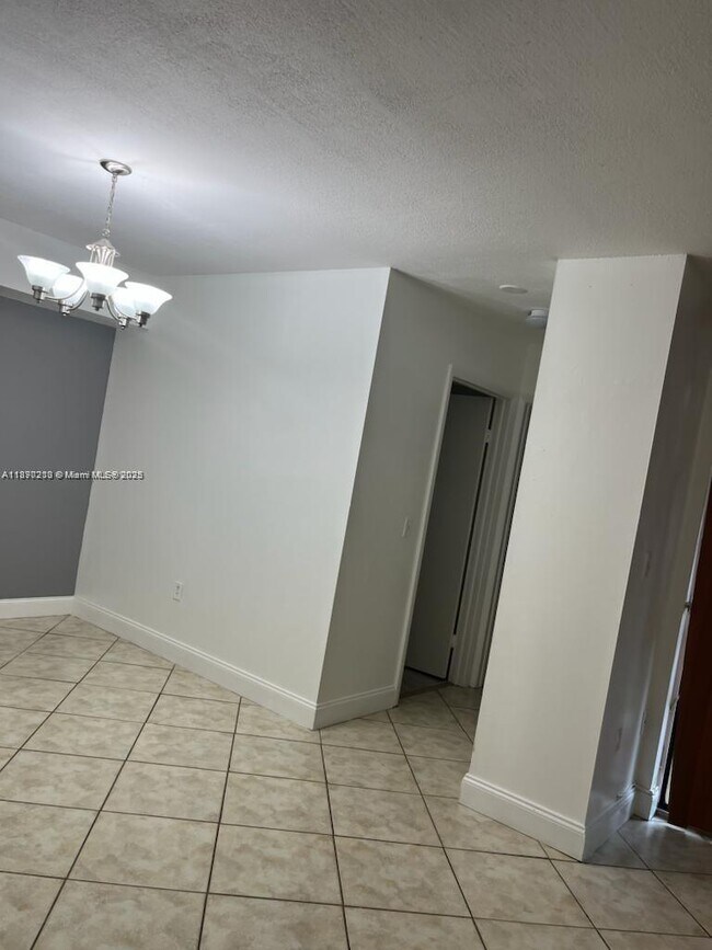 Primary Photo - 11750 SW 18th St