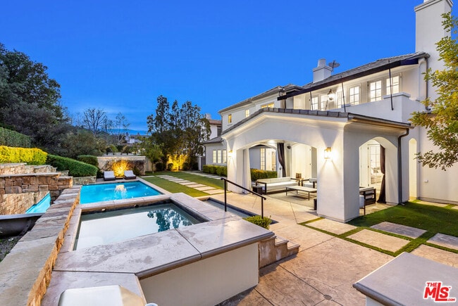 Building Photo - 25490 Prado De Las Bellotas