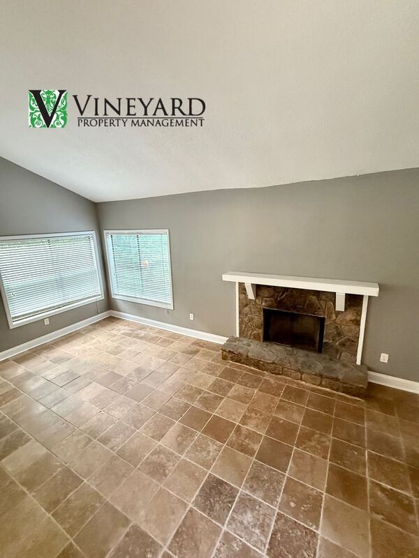 Building Photo - 1510 Oak Creek Dr