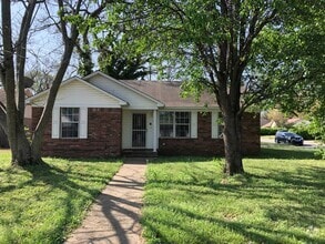 Building Photo - Fully Remodeled 3 Bed / 2 Bath Home on Sea...