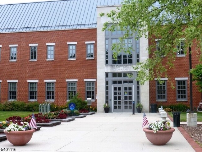 Building Photo - 26 Adams Dr