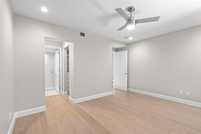 Building Photo - 212 Oleander Ave