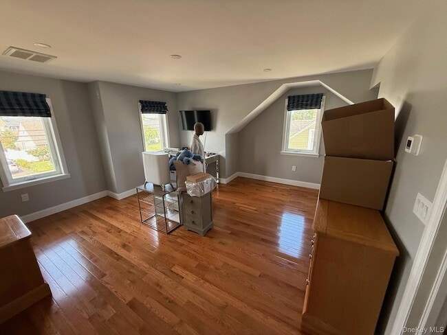 Building Photo - 46 Lincoln Pl