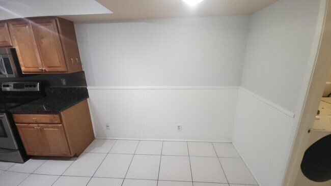 Building Photo - 450 Egret Cir