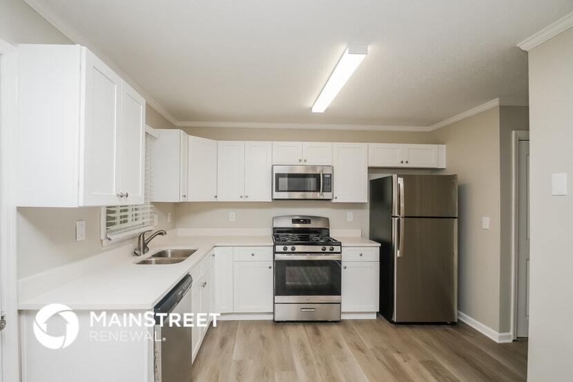 Building Photo - 2452 Clintwood Dr