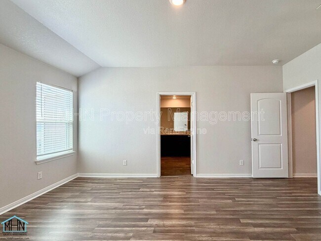 Building Photo - 10950 Chippewa Trce