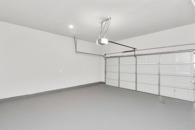 Building Photo - 2347 Hoskins Dr