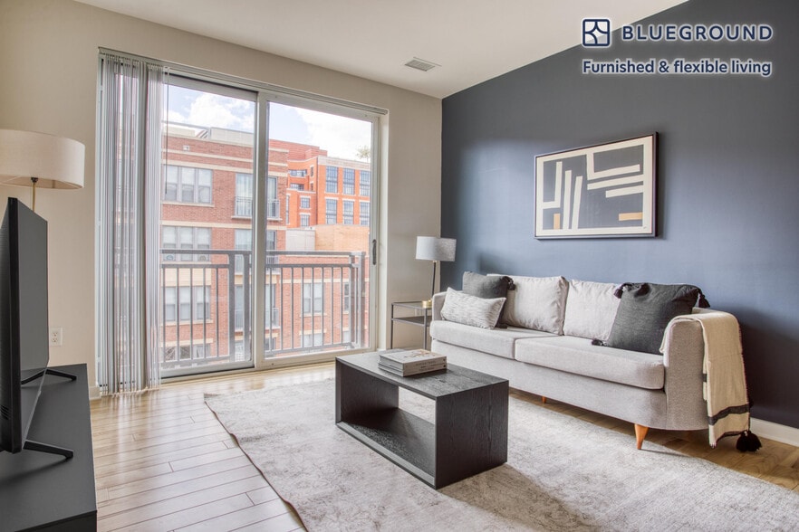 Primary Photo - 360 H St NE