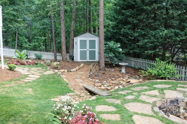 Building Photo - 3310 Southshore Ln