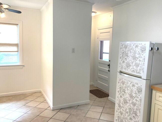 Building Photo - 204 Montclair Ave