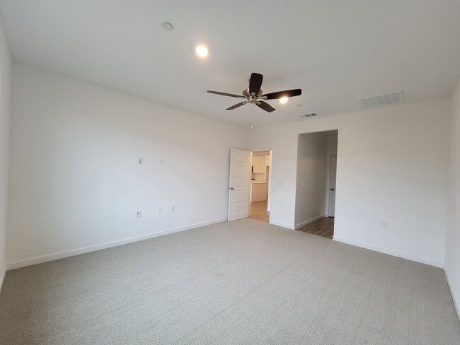 Building Photo - Brand New Home