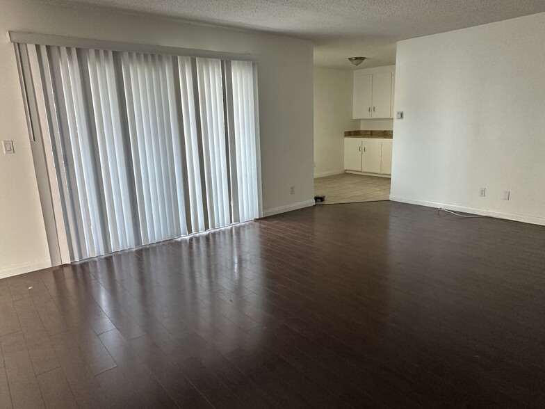 Building Photo - 12349 Oxnard St