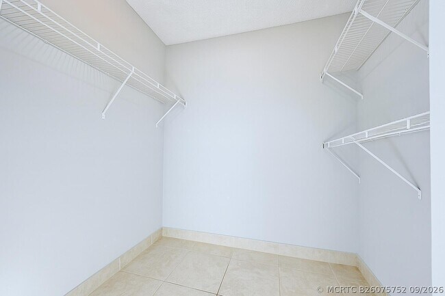 Building Photo - 1127 Lake Terry Dr