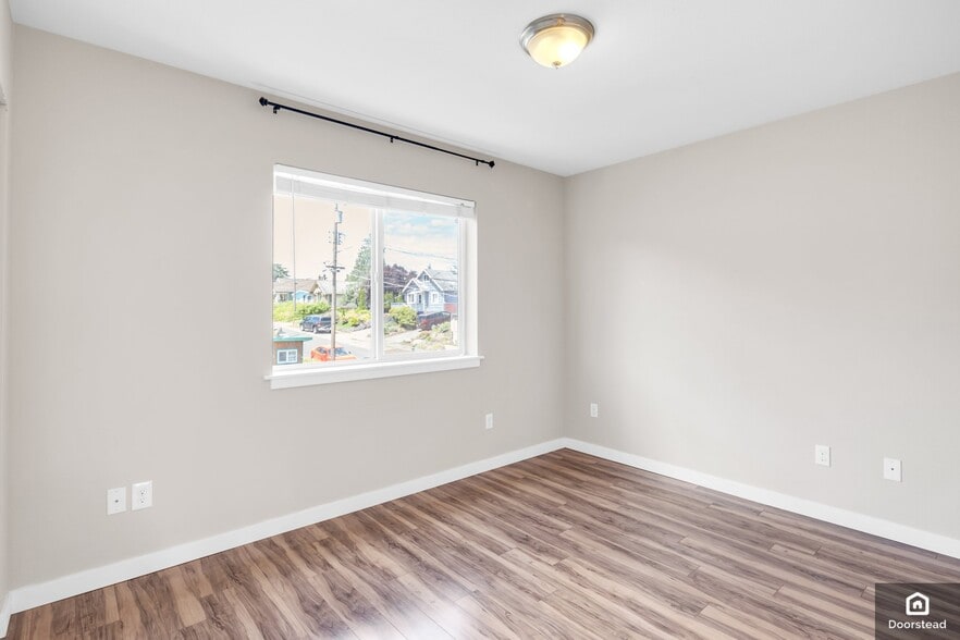 Building Photo - 4841 S Chicago St