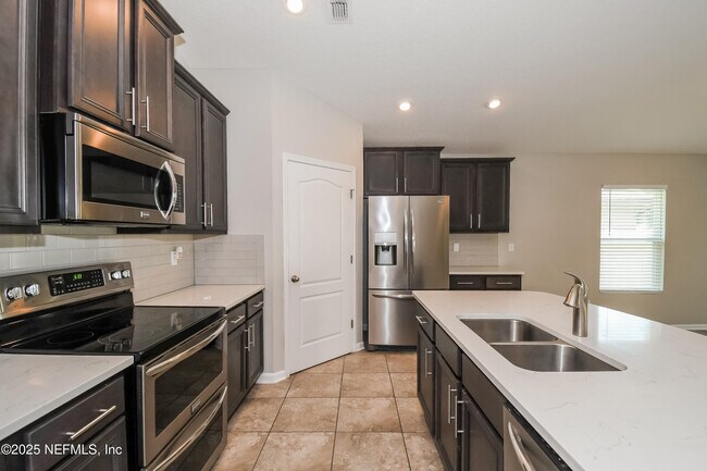 Building Photo - 15732 Pinyon Ln