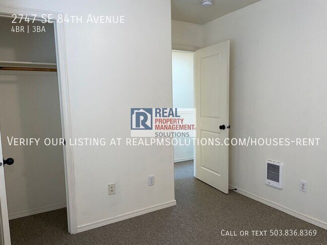 Building Photo - 2747 SE 84th Ave