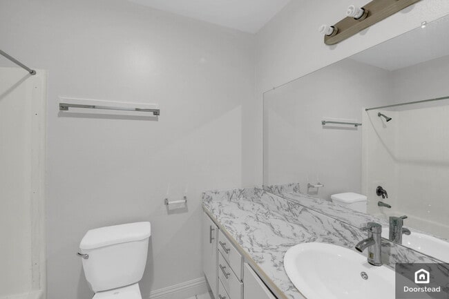 Building Photo - 18620 Hatteras St