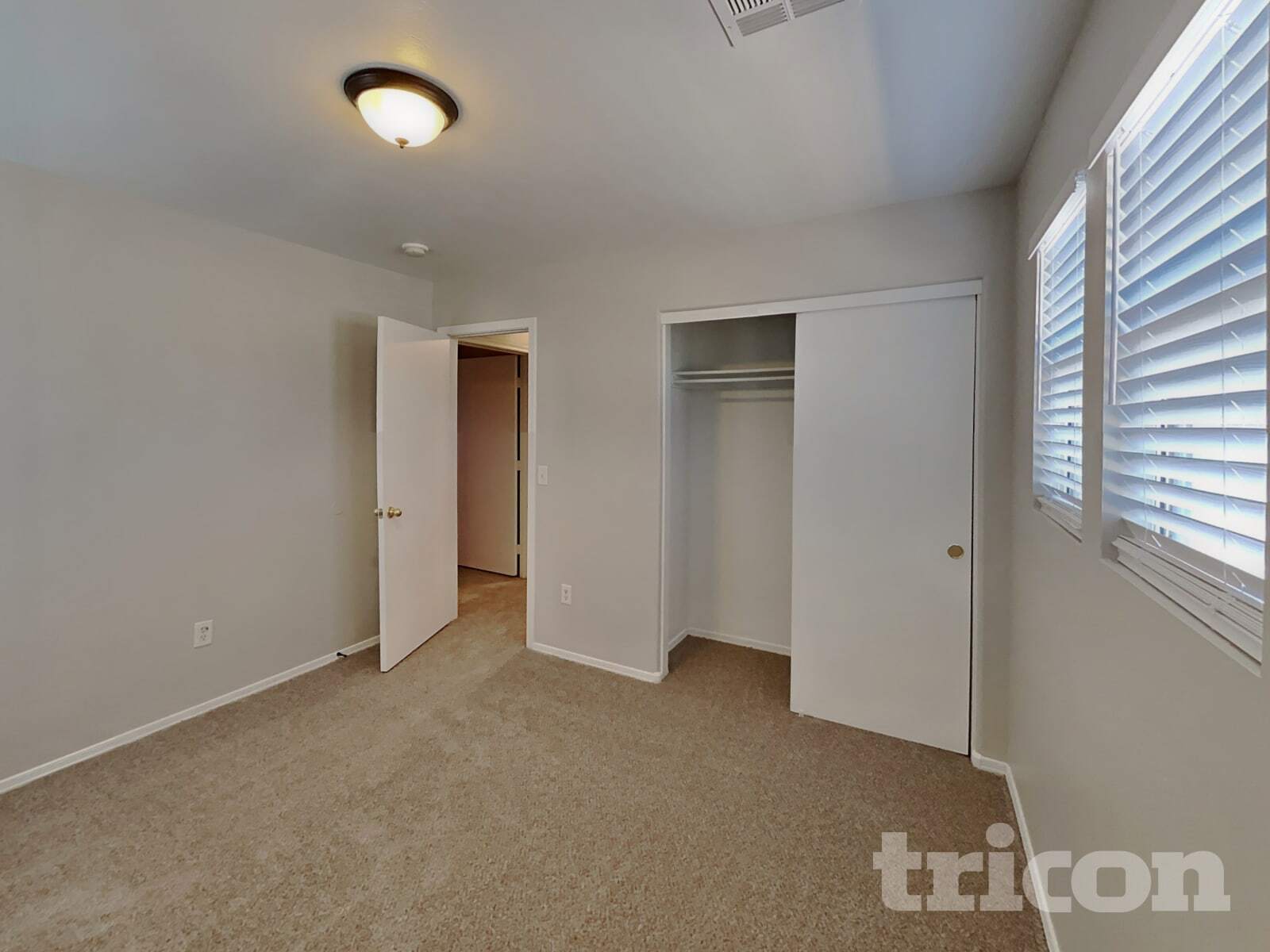 Building Photo - 3921 W Irwin Ave