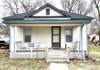 Building Photo - 210 12th St