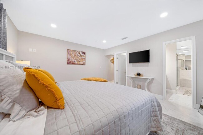 Building Photo - 241 Oceanic Ave