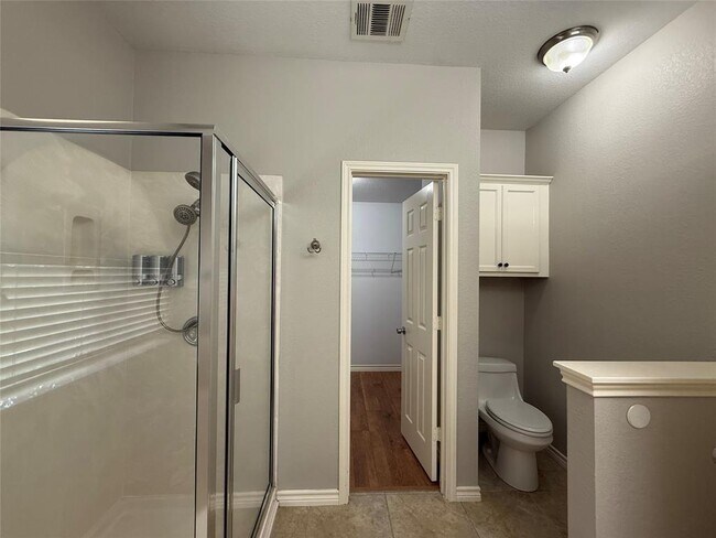 Building Photo - 905 Remington Dr