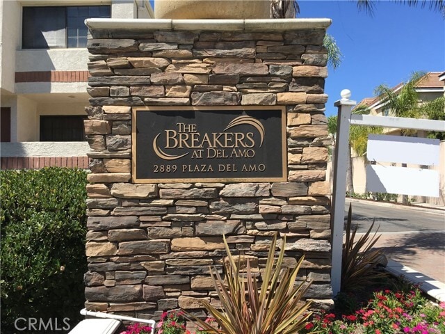 Building Photo - 2889 Plaza del Amo