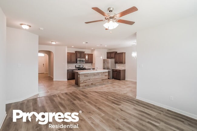 Building Photo - 9132 Golden Hollow Ln
