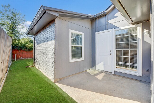 Building Photo - 17419 Ranch Country Rd