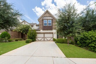 Building Photo - Stylish 3-Bed Home with Pool Access, Island Kitchen & Fenced Yard in New Braunfels