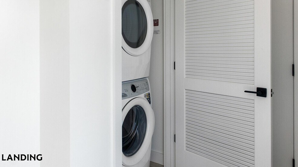 Building Photo - 1007 S Mint St