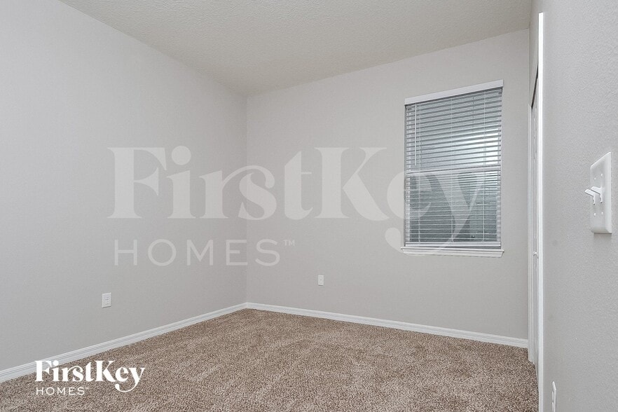 Building Photo - 5276 Krenson Woods Way