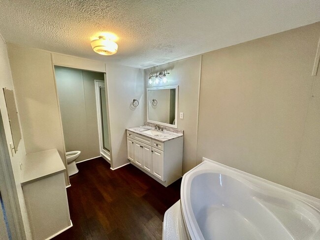 Building Photo - 2 Bedroom In Mount Sterling!