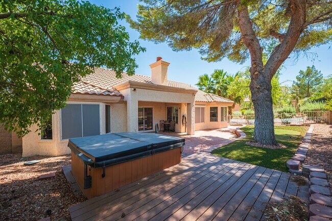 Building Photo - Sun CIty Summerlin 55+, Highly Upgraded, S...