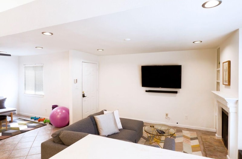 Building Photo - 7431 Holly Hill Dr