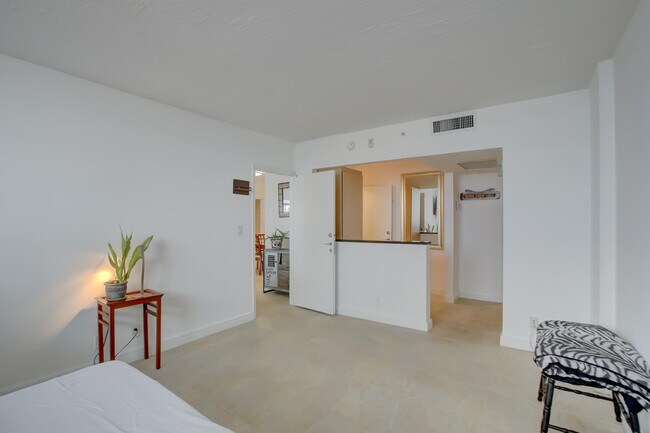 Building Photo - 3000 S Ocean Dr