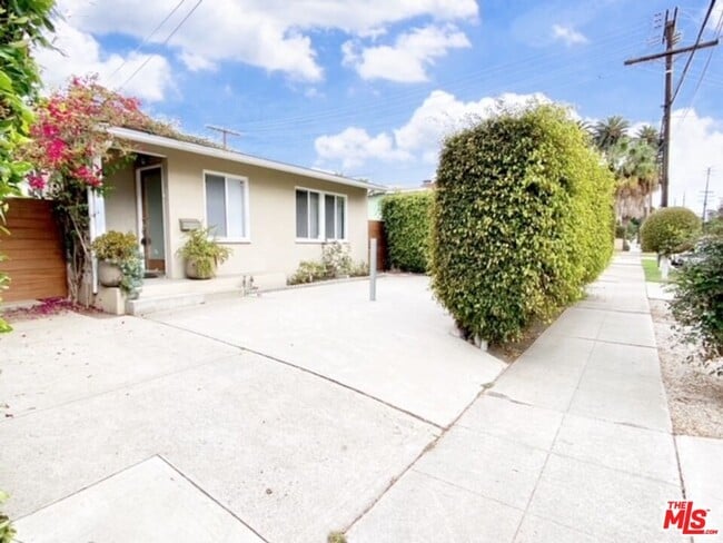 Primary Photo - 11673 Mississippi Ave