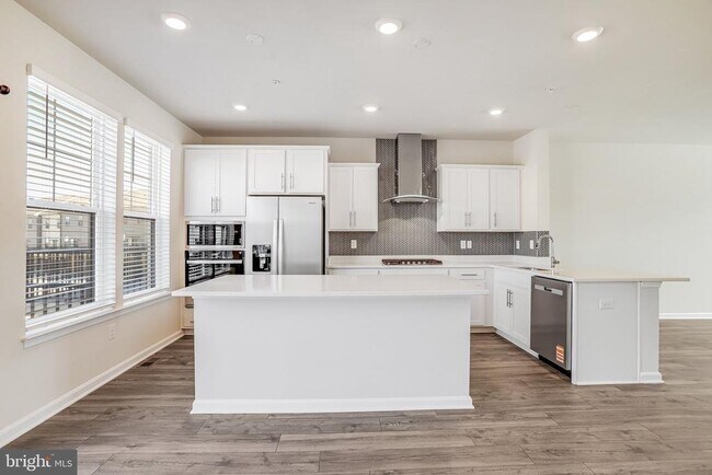 Building Photo - 421 Ensemble Wy