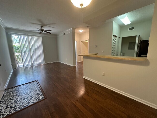 Building Photo - Second Floor 1/1 in Gated Palm Beach Gardens Community