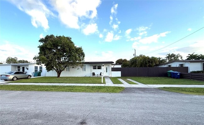 Building Photo - 11020 SW 42nd Terrace