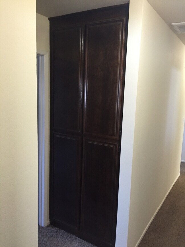 Building Photo - 3 BEDROOM HESPERIA HOME! GREAT LOCATION! SPACIOUS LOT!