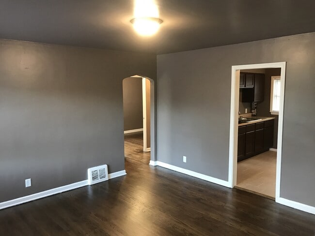 Building Photo - BEAUTIFUL HOME WITH PERFECT LOCATION!!