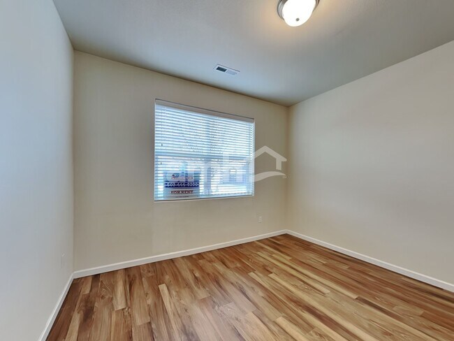 Building Photo - 9011 NE 165th Ave