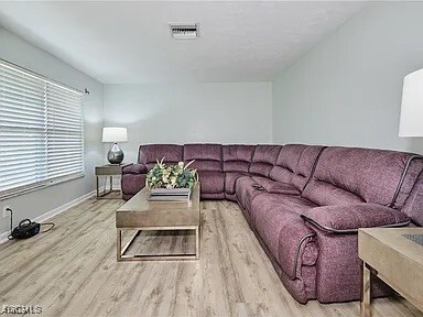 Building Photo - 4240 SE 3rd Ave