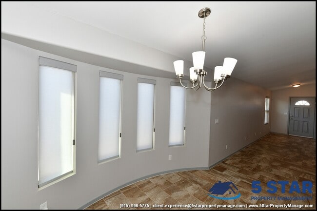 Building Photo - 13744 Flora Vista Ave